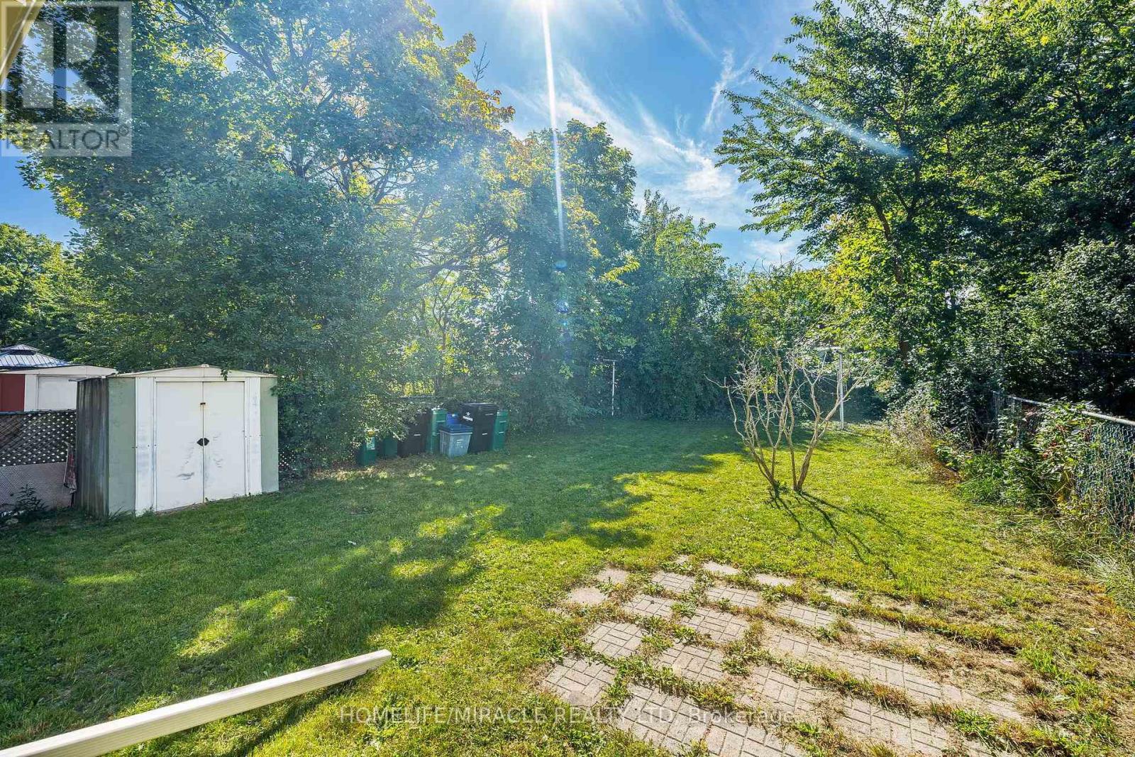 425 Dunvegan Drive — photo 49