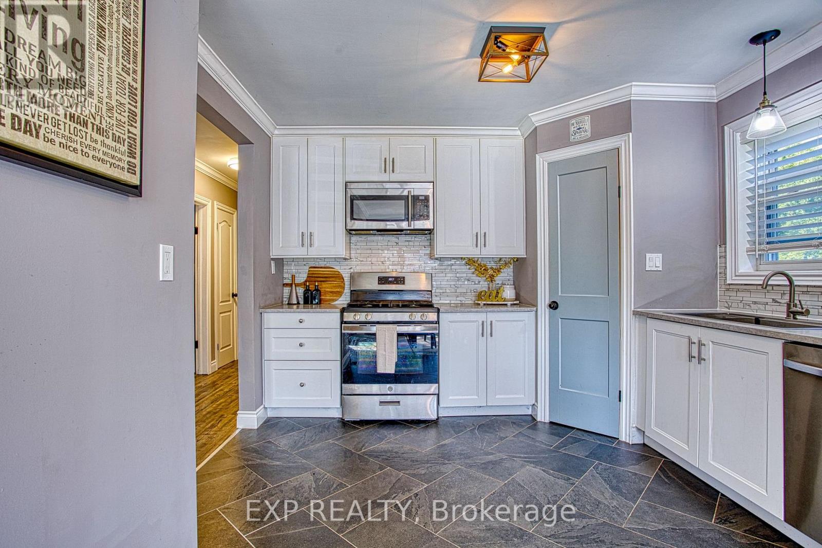 429 Elizabeth Street — photo 13