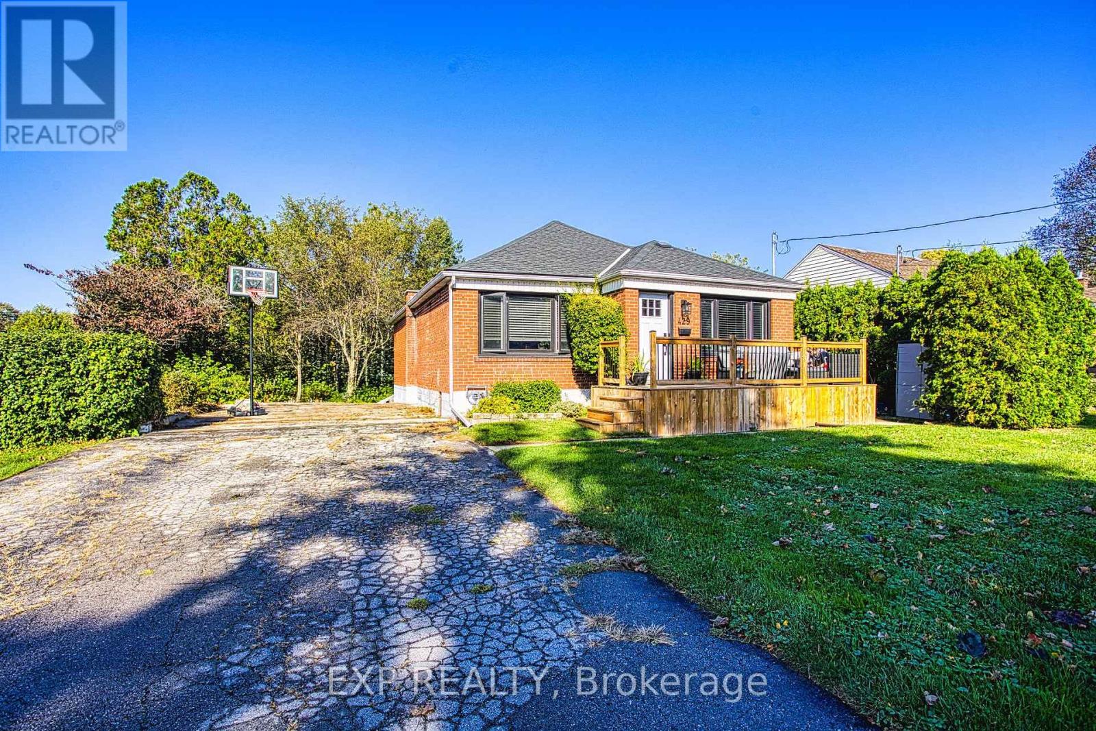 429 Elizabeth Street — photo 2