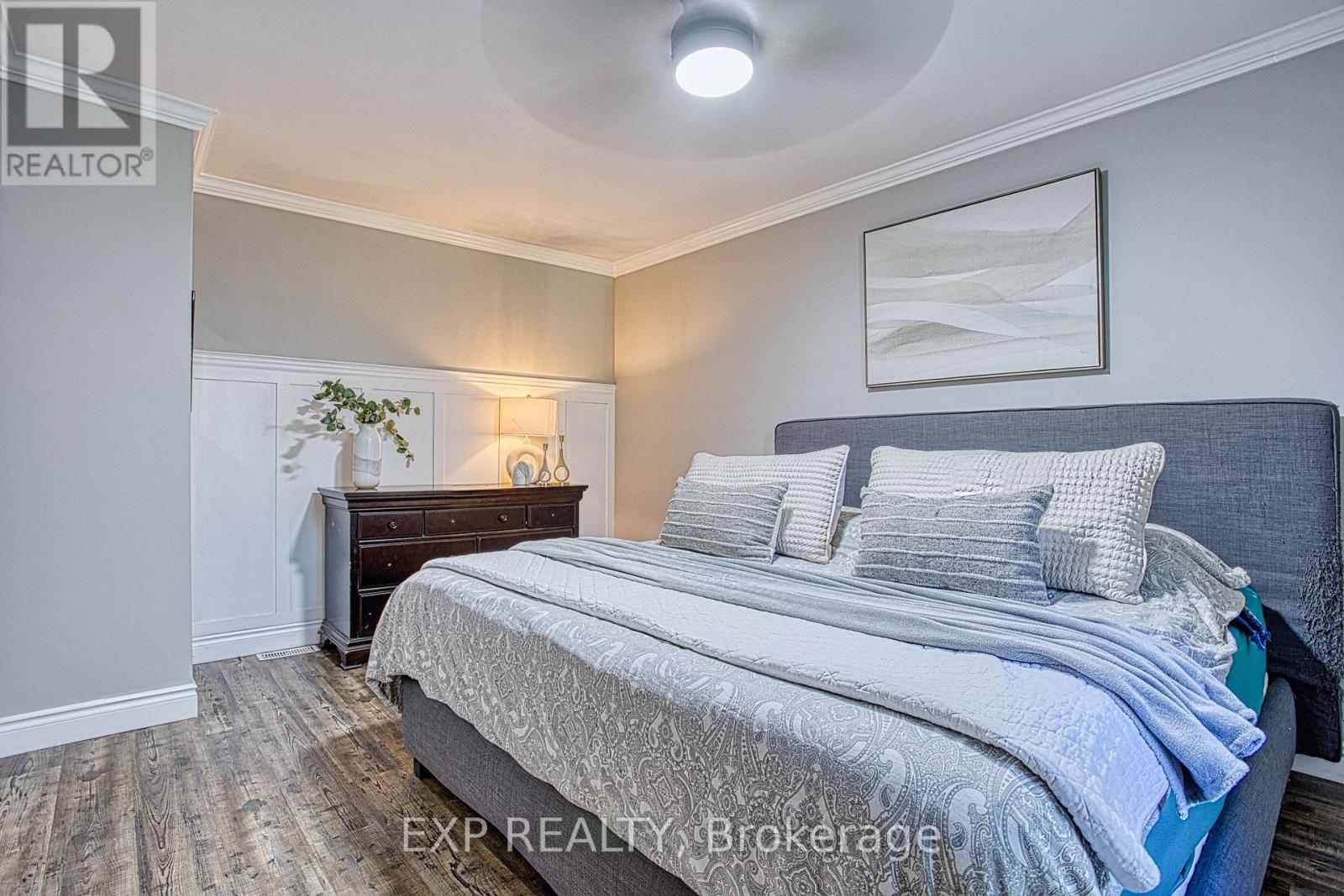 429 Elizabeth Street — photo 20