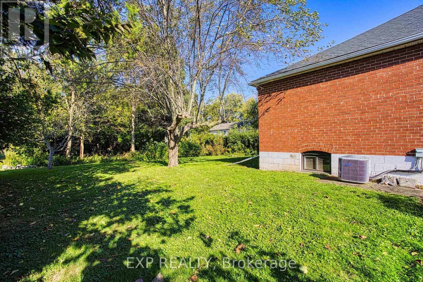 429 Elizabeth Street — photo 22