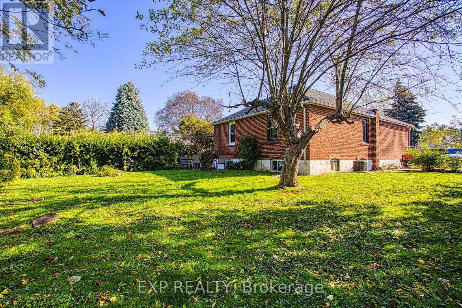 429 Elizabeth Street — photo 23