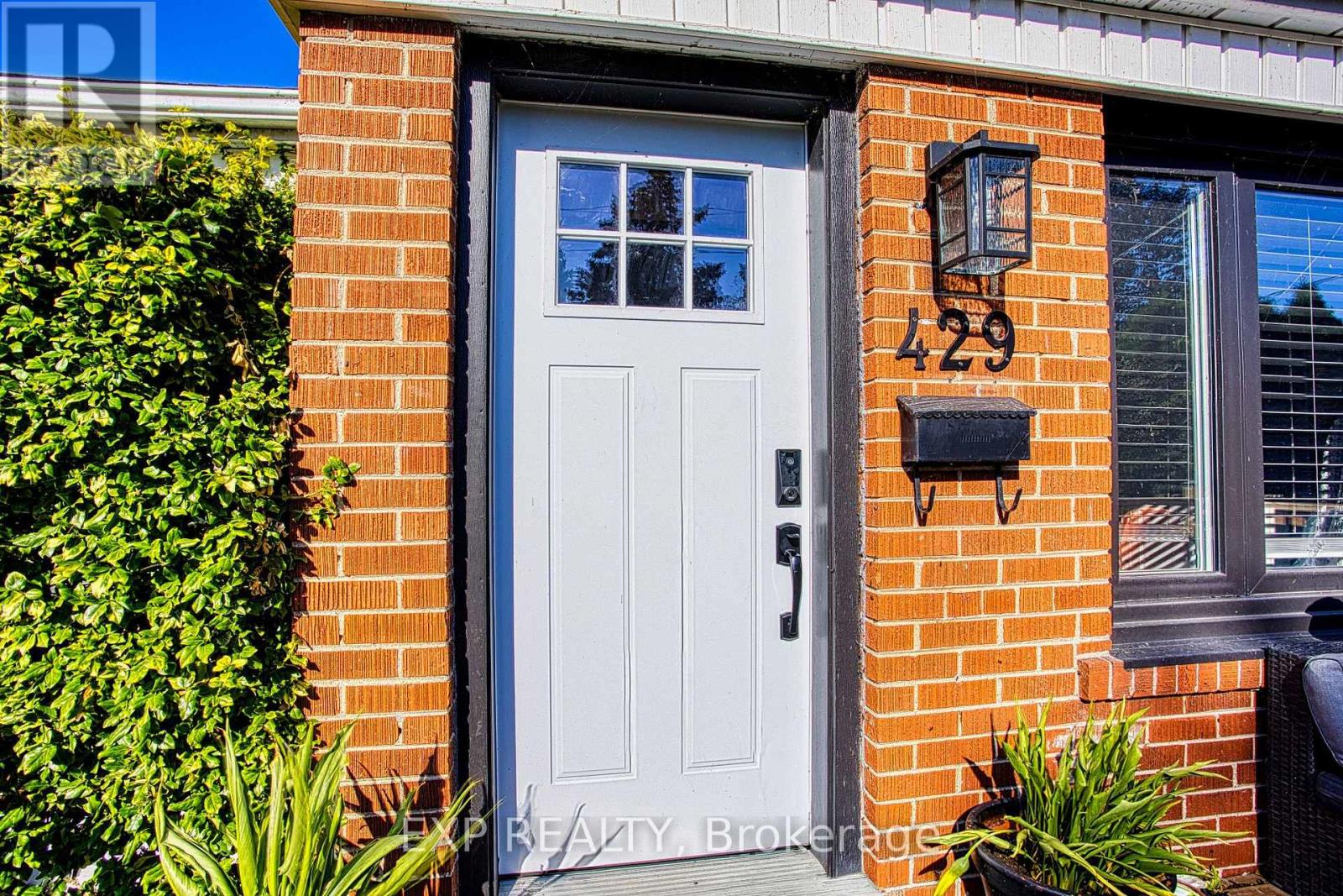 429 Elizabeth Street — photo 3