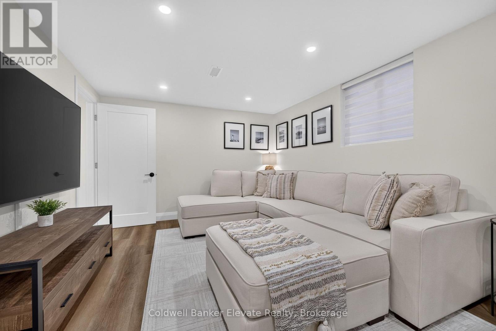 111 Kingswood Drive — photo 44