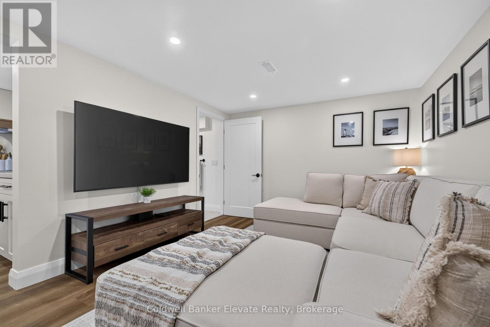 111 Kingswood Drive — photo 45