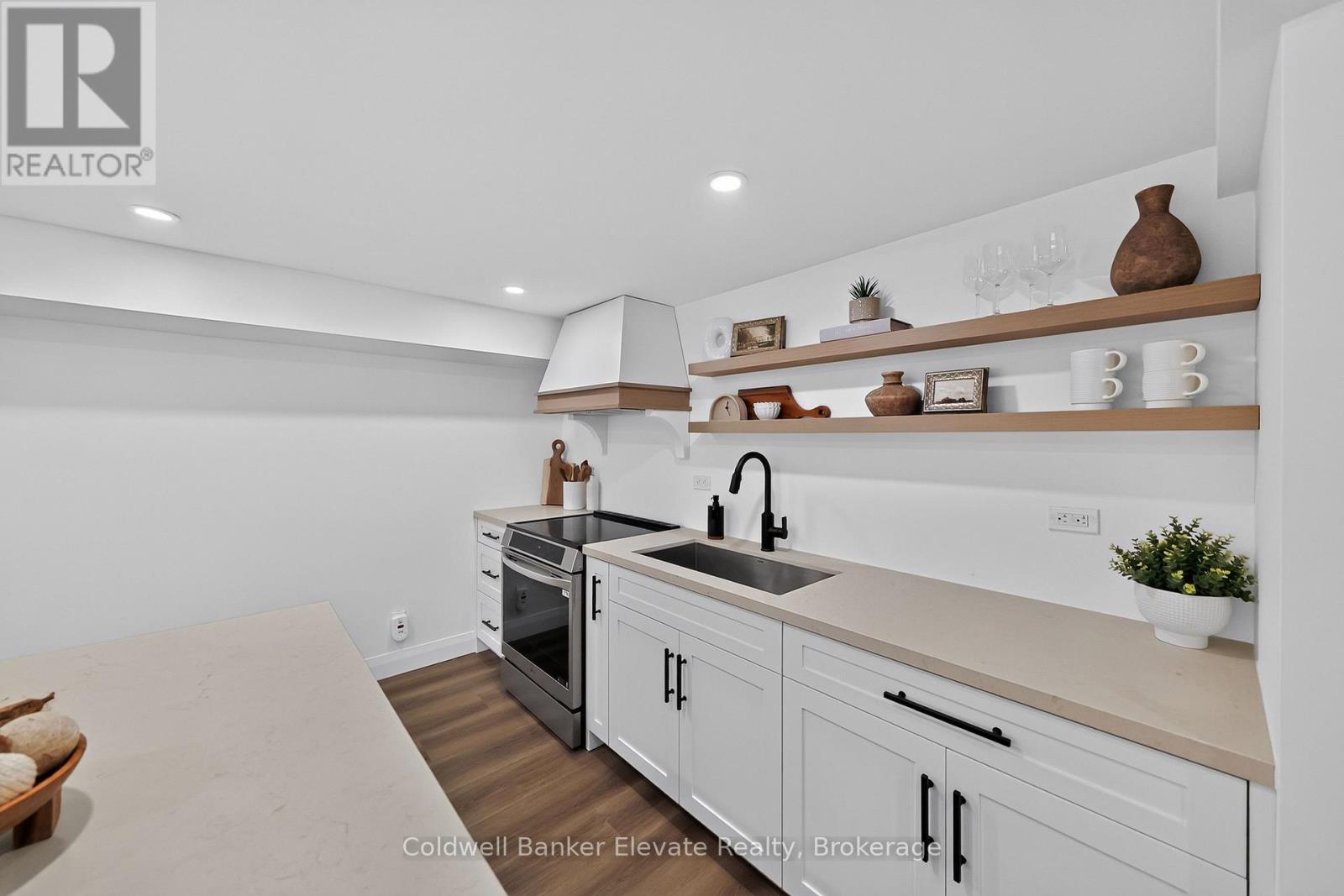 111 Kingswood Drive — photo 48