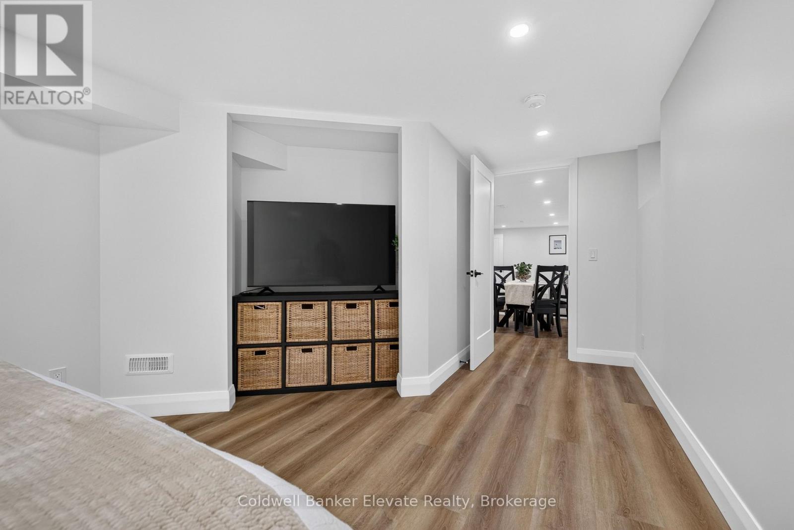111 Kingswood Drive — photo 49