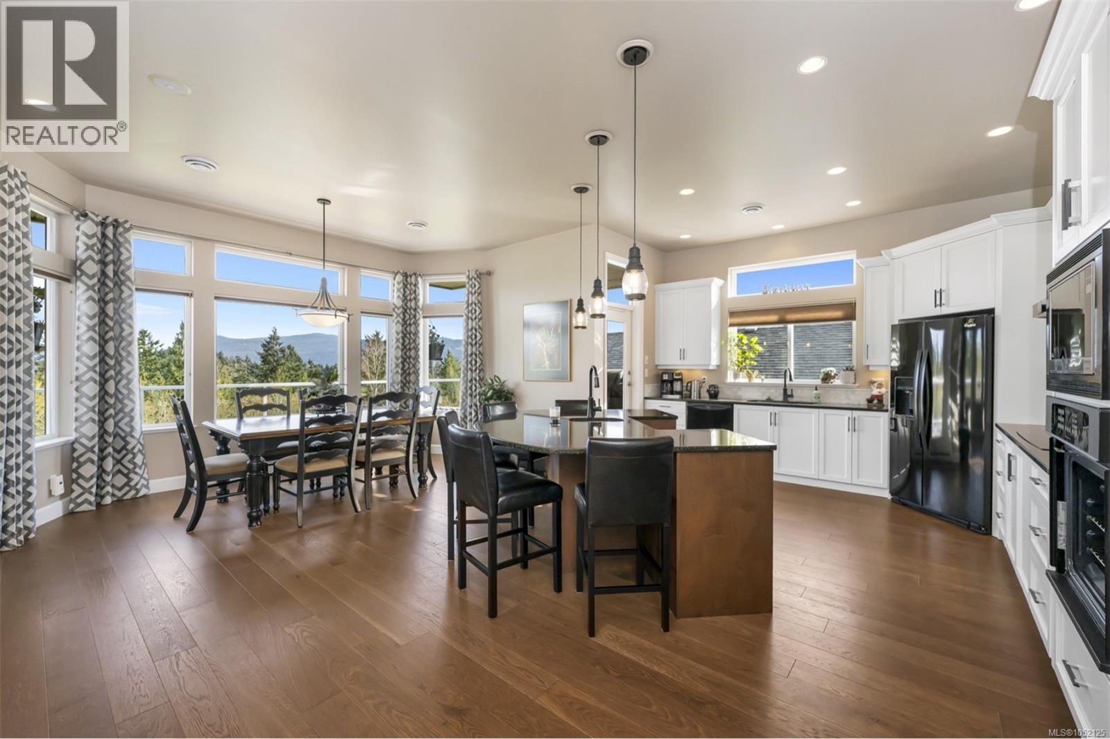 721 Country Club Dr - 18