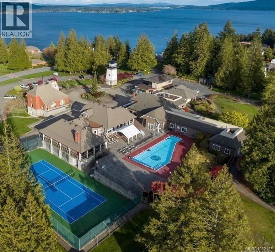 721 Country Club Dr - 52