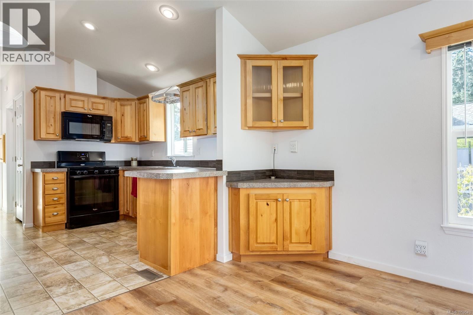 #107 3042 River Rd - 10