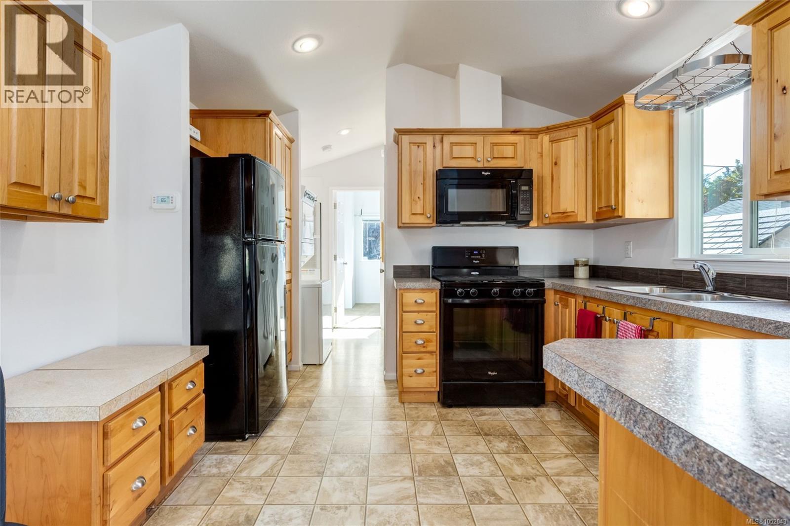 #107 3042 River Rd - 7