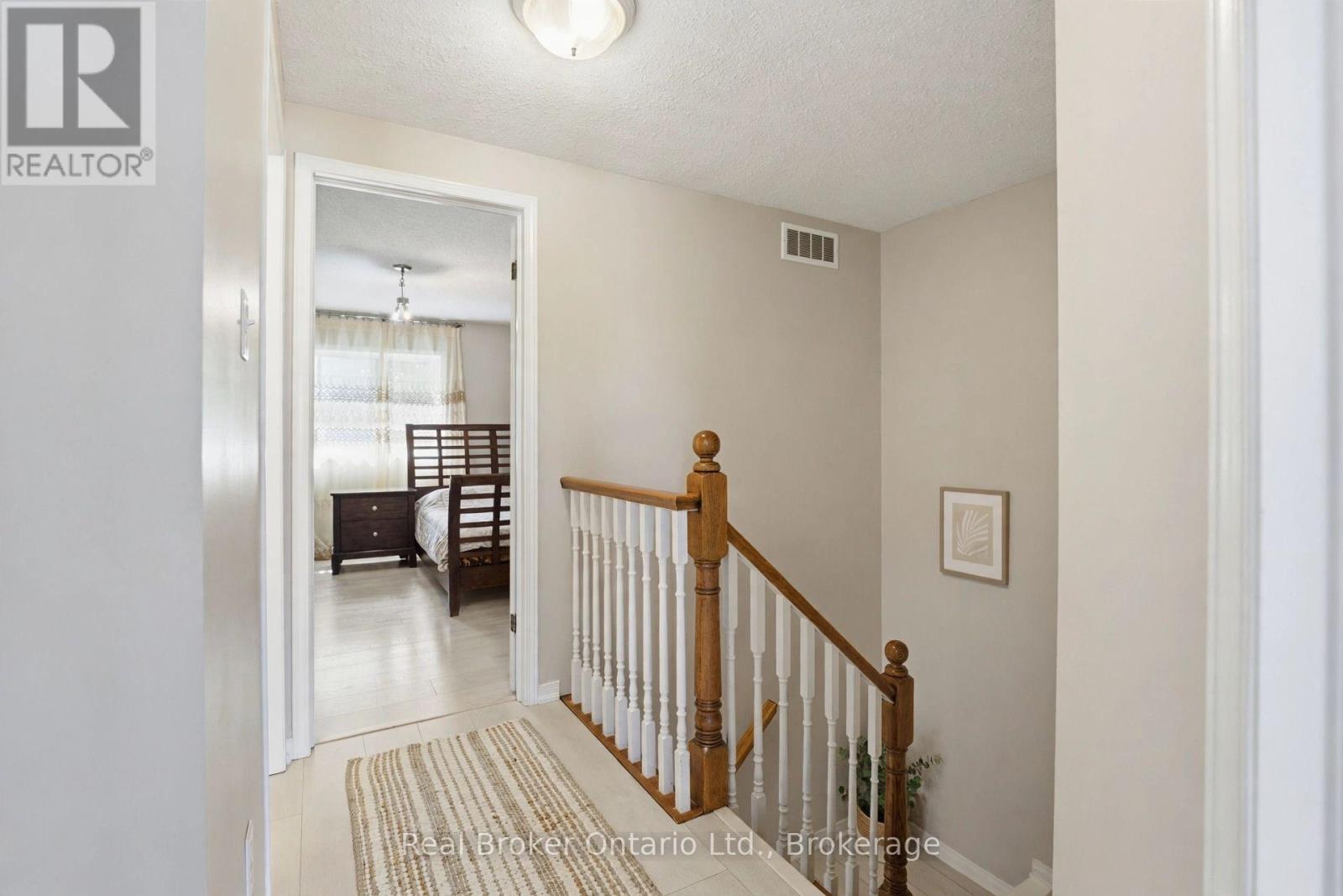 10 Fallowfield Drive — photo 14