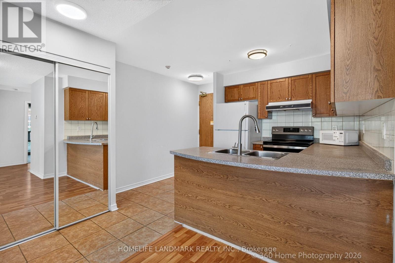 5508 Yonge Street Northeast — photo 13
