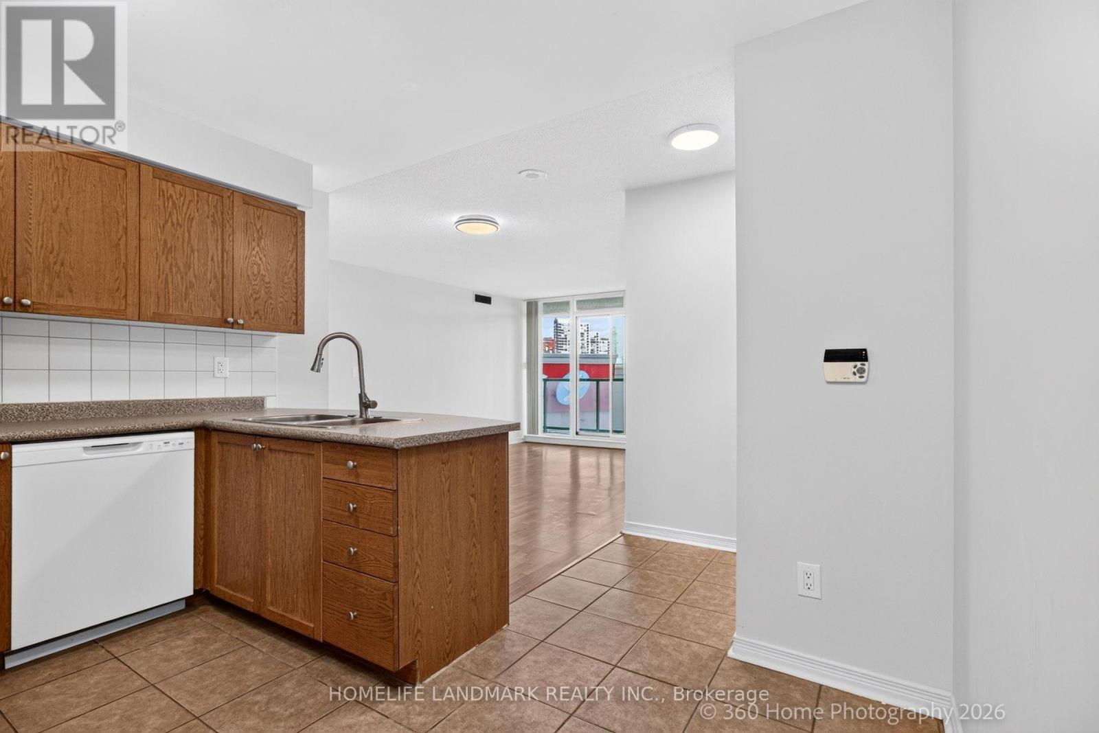 #308 5508 YONGE STREET NE - 14