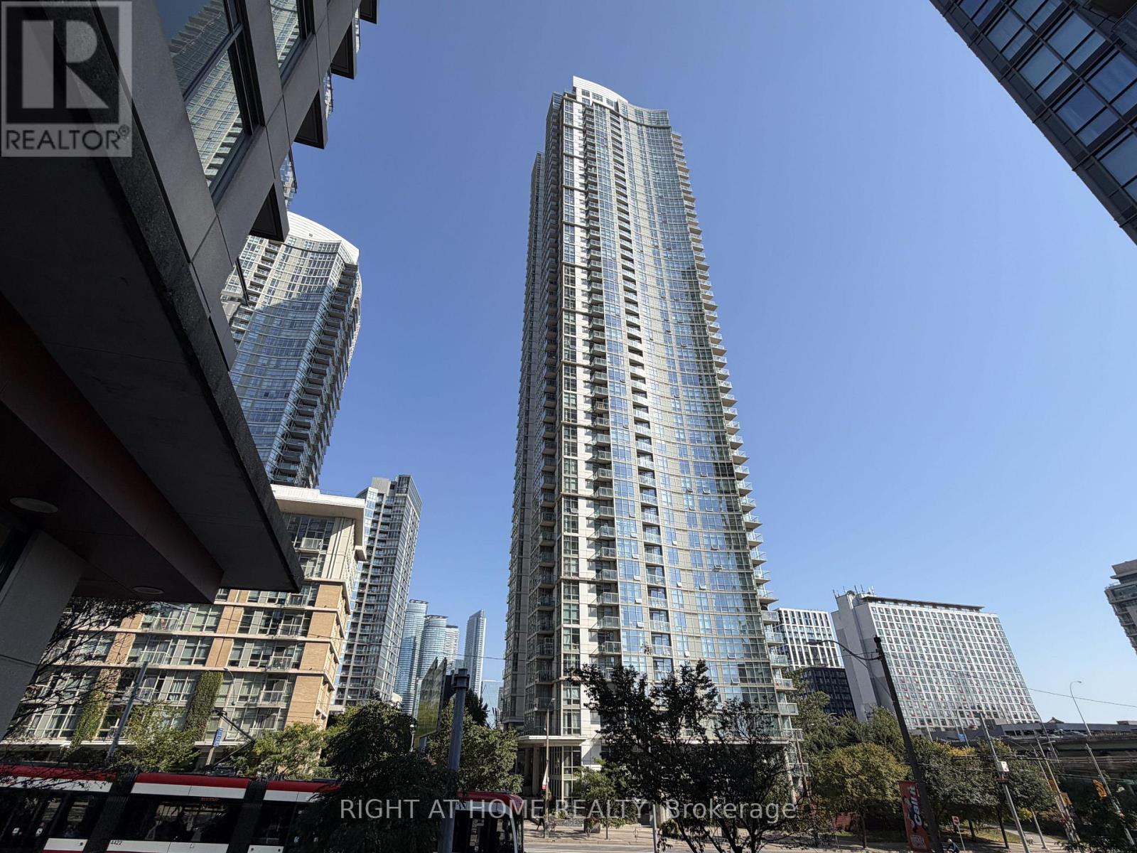 #2905 35 MARINER TERRACE - 18