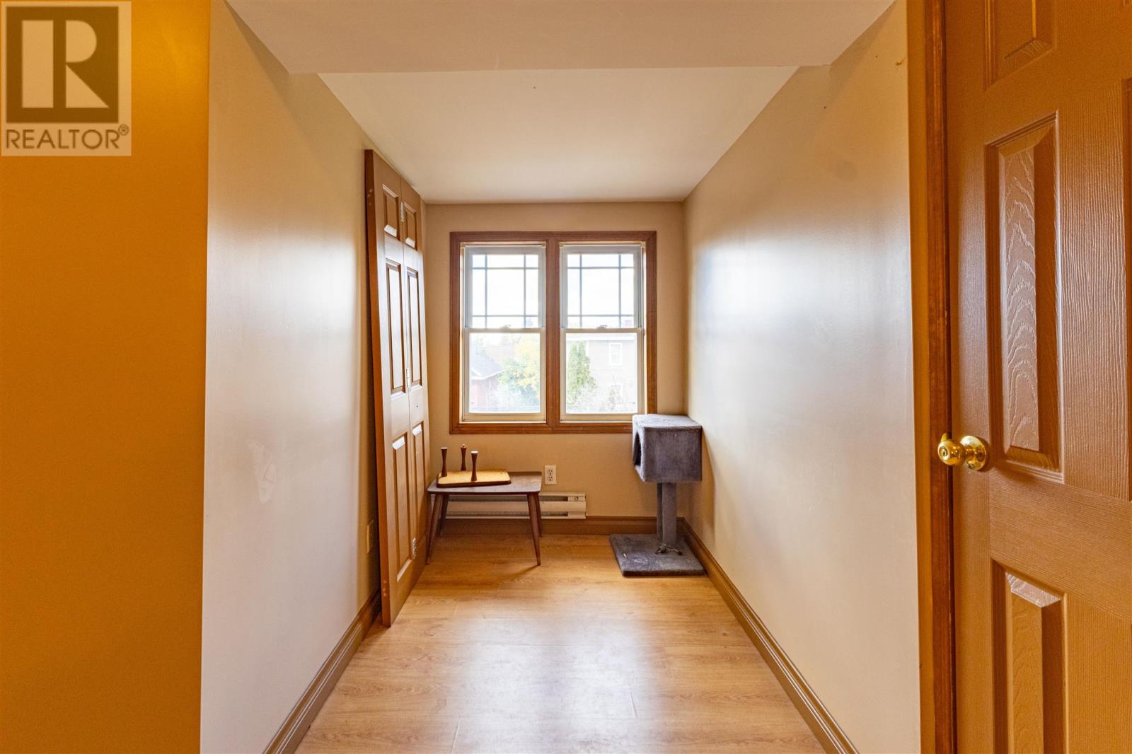 180 Elgin St — photo 17