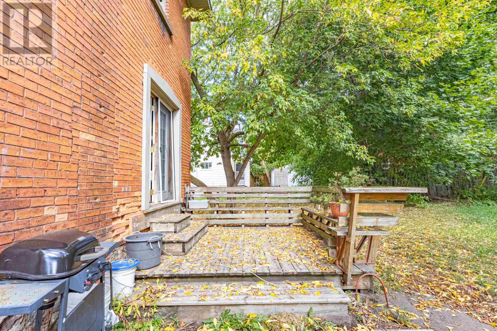 180 Elgin St — photo 18