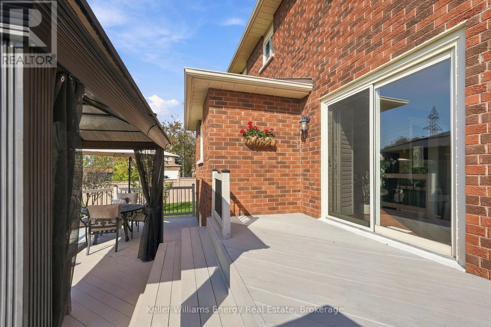 250 Glen Hill Drive, Whitby, ON photo 38