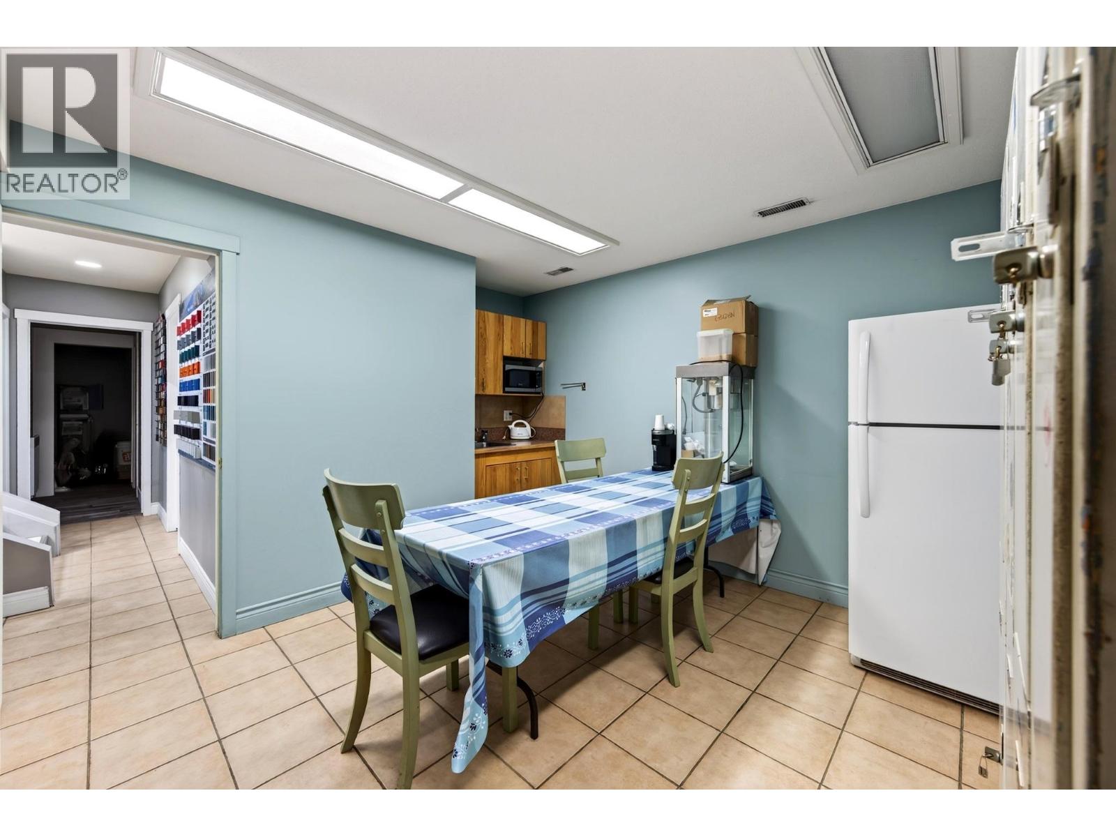  909 11th Avenue South, Golden - Image 1