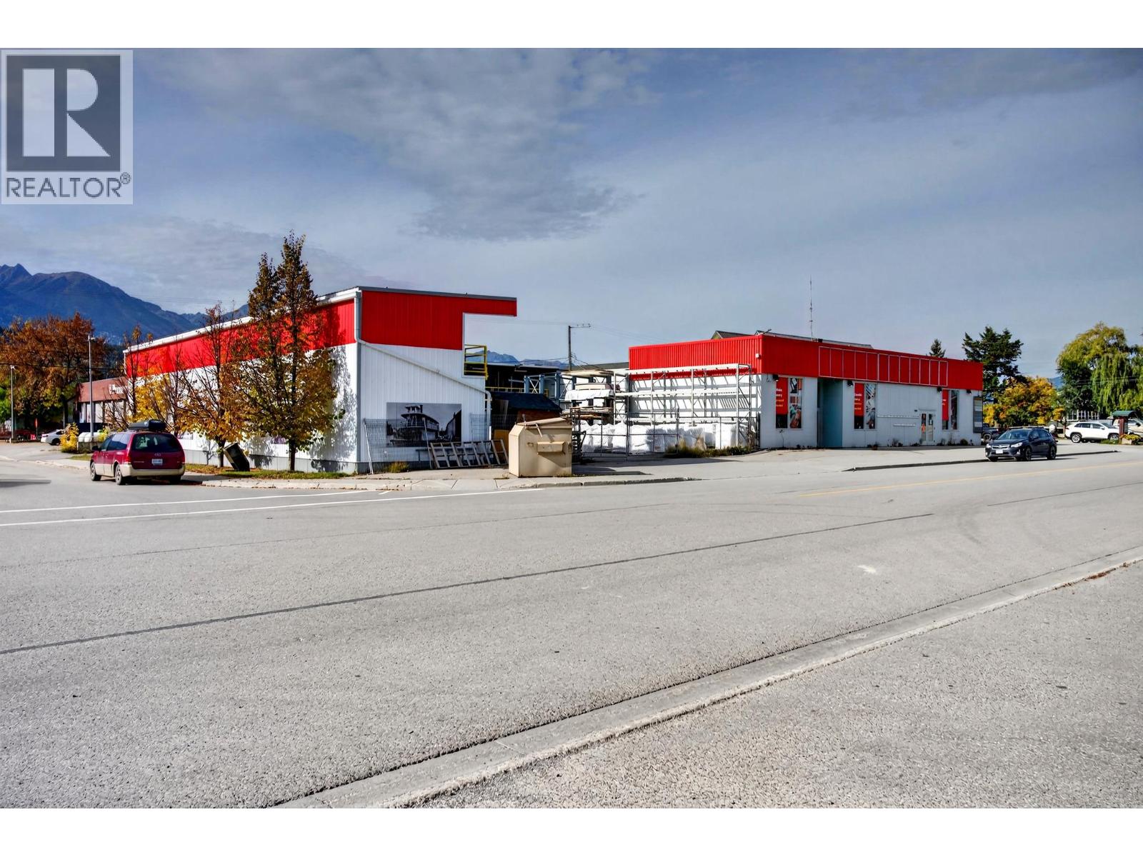  909 11th Avenue South, Golden - Image 1