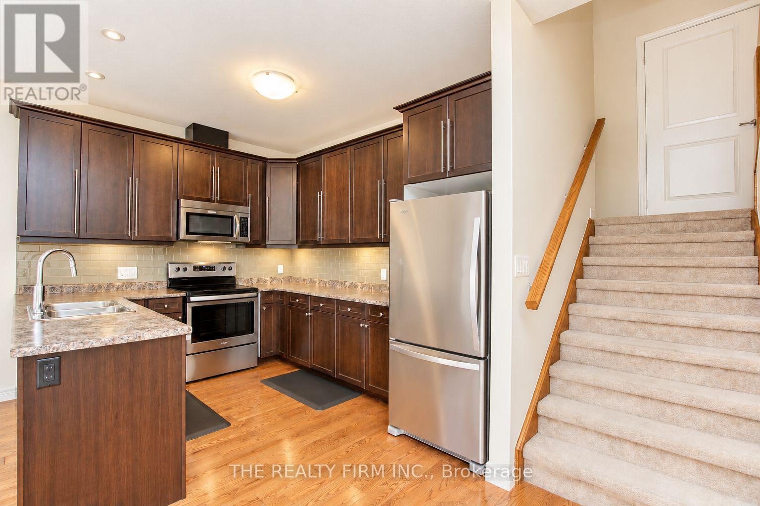 1030 Oakcrossing Gate — photo 11