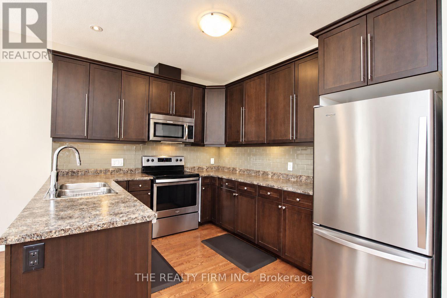 1030 Oakcrossing Gate — photo 12
