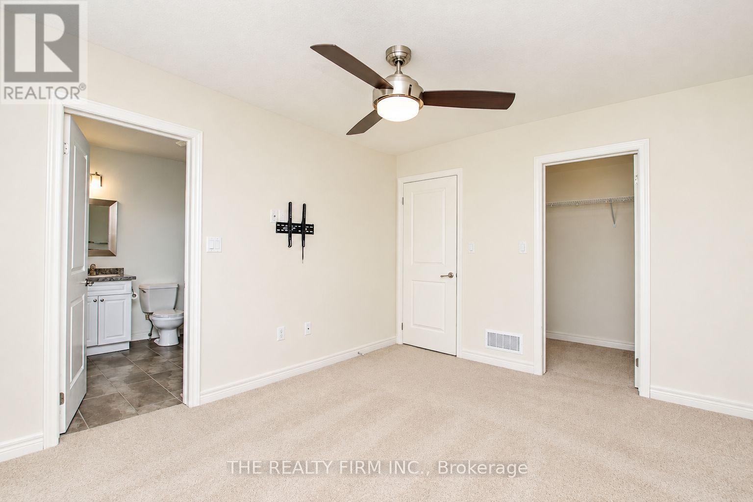 1030 Oakcrossing Gate — photo 22