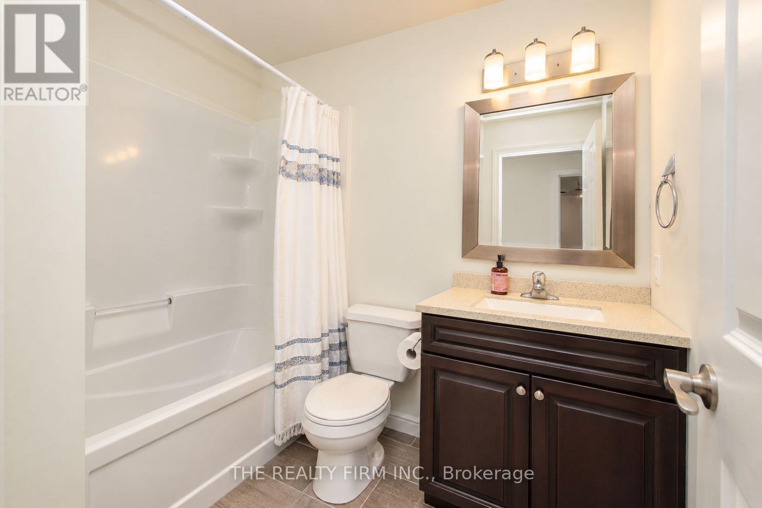 1030 Oakcrossing Gate — photo 33