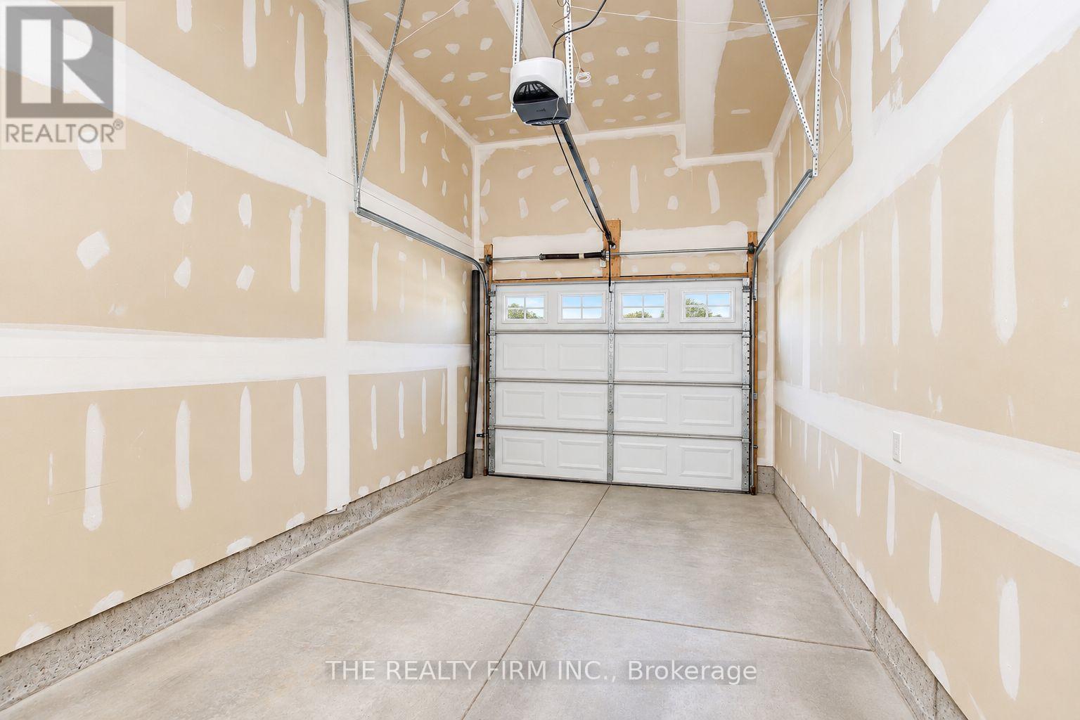 1030 Oakcrossing Gate — photo 34