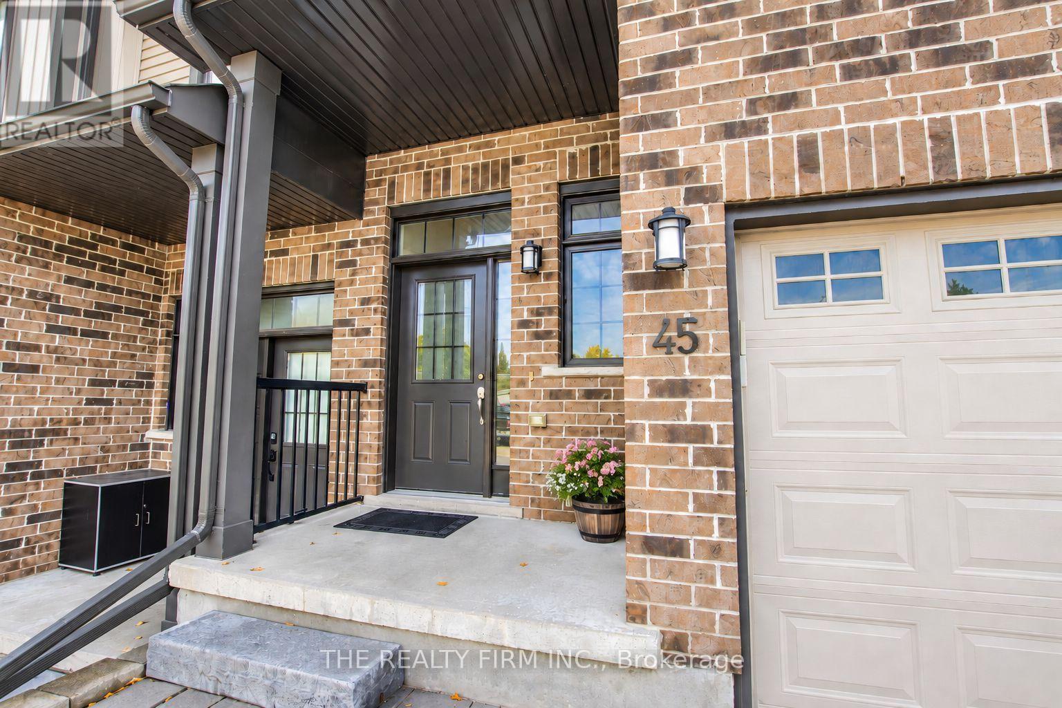 1030 Oakcrossing Gate — photo 4