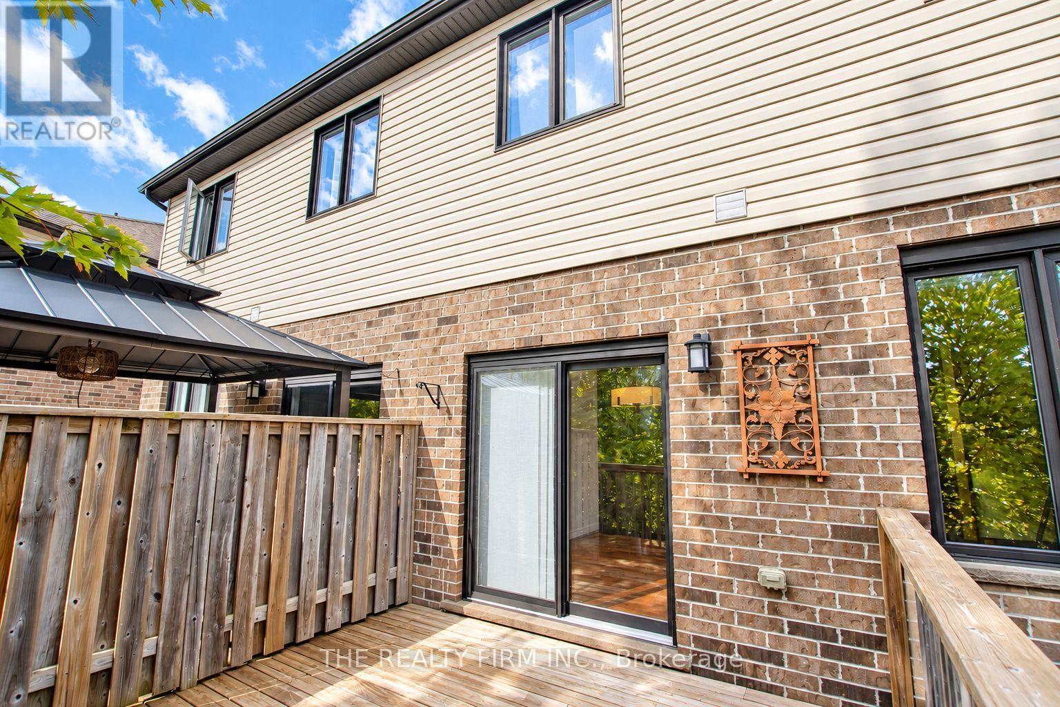 1030 Oakcrossing Gate — photo 44