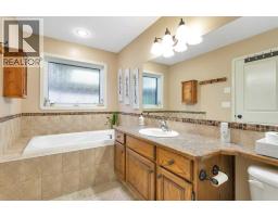 Family room - 52 Irving Crescent, Red Deer, AB T4R3R9 Photo 13