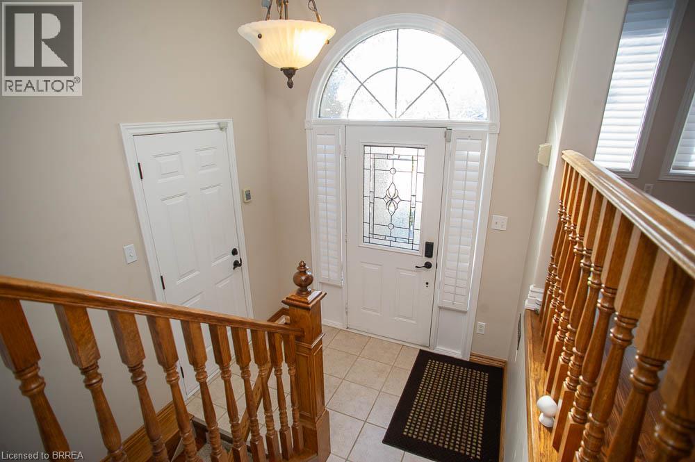 16 Bradbury Crescent — photo 4