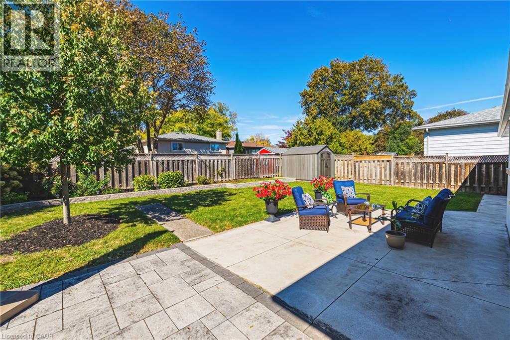 2231 Urwin Crescent — photo 28