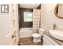 242 Chestnut Street S, Cambridge, ON N3H2J7 Photo 7
