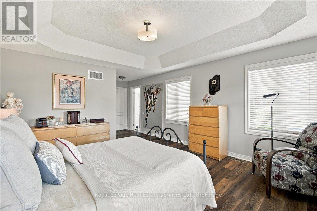 5569 Waterwind Crescent — photo 25