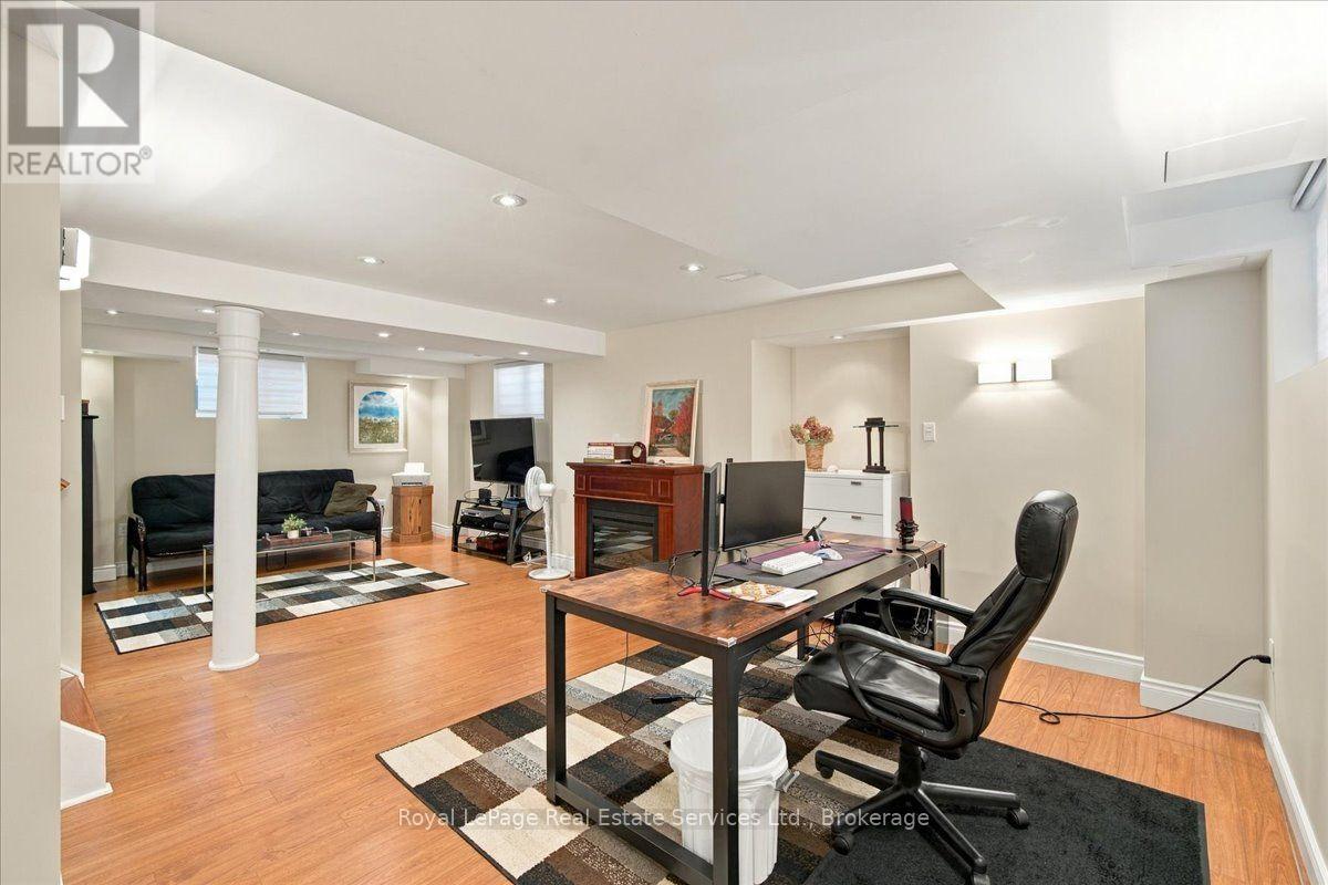 5569 Waterwind Crescent — photo 32