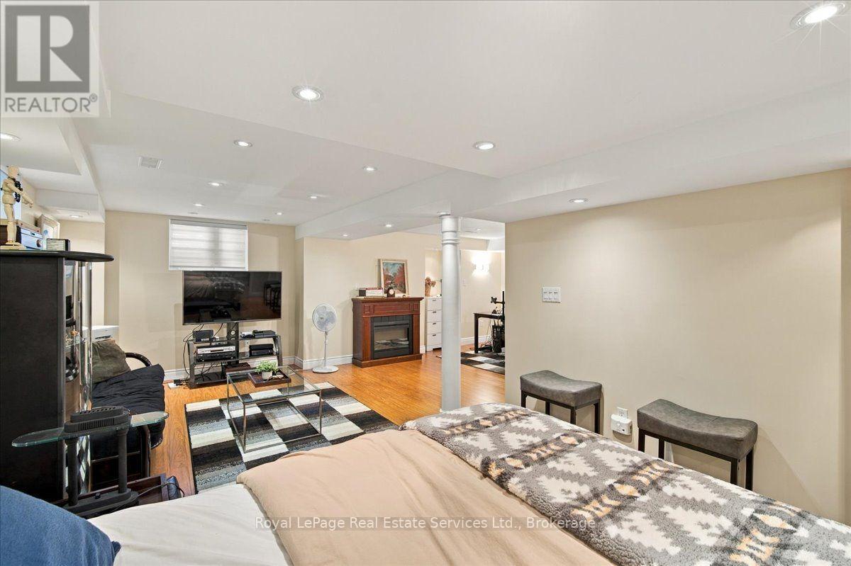 5569 Waterwind Crescent — photo 35
