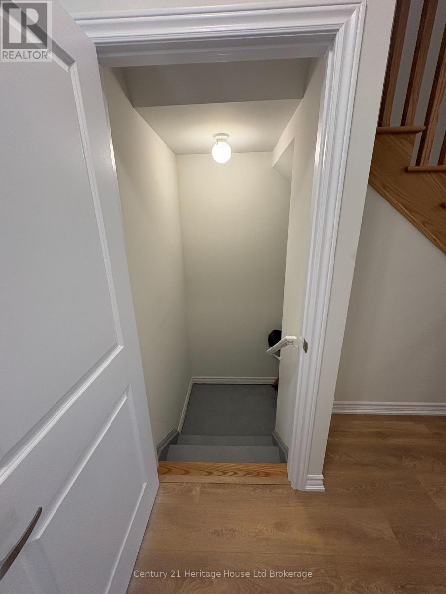 1058 Periwinkle Crescent — photo 32
