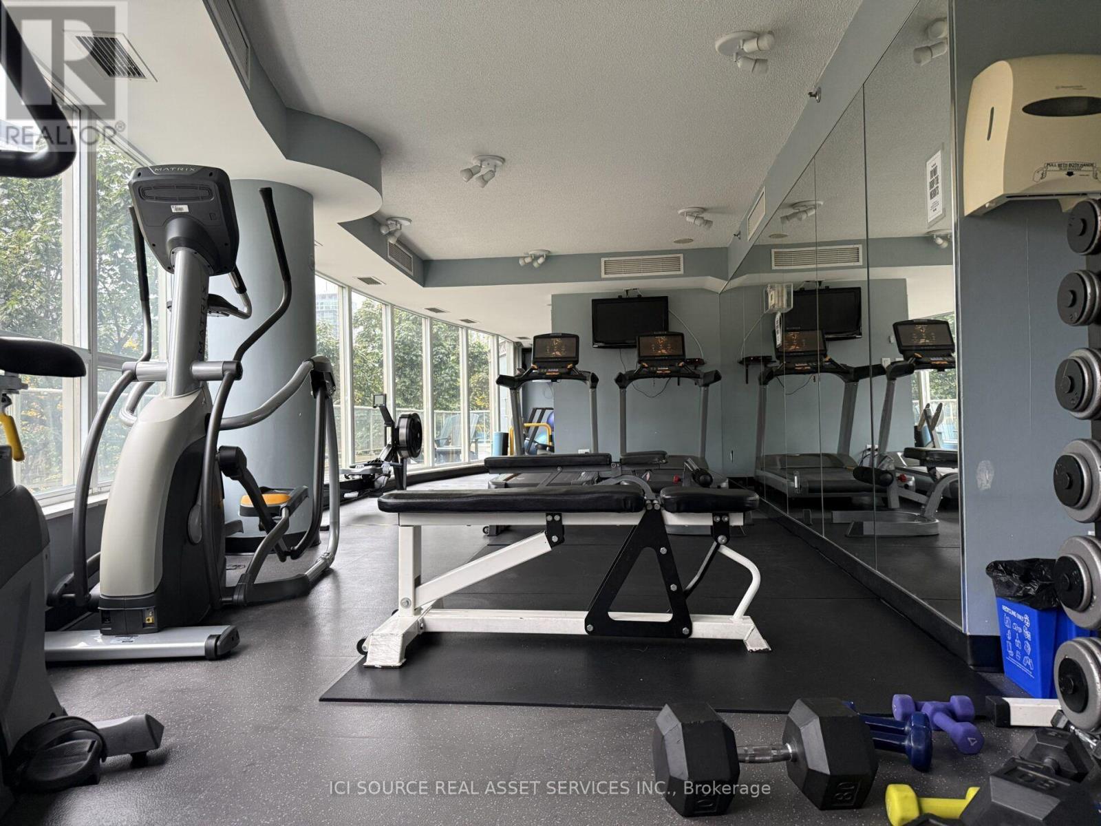 550 Queens Quay West — photo 13