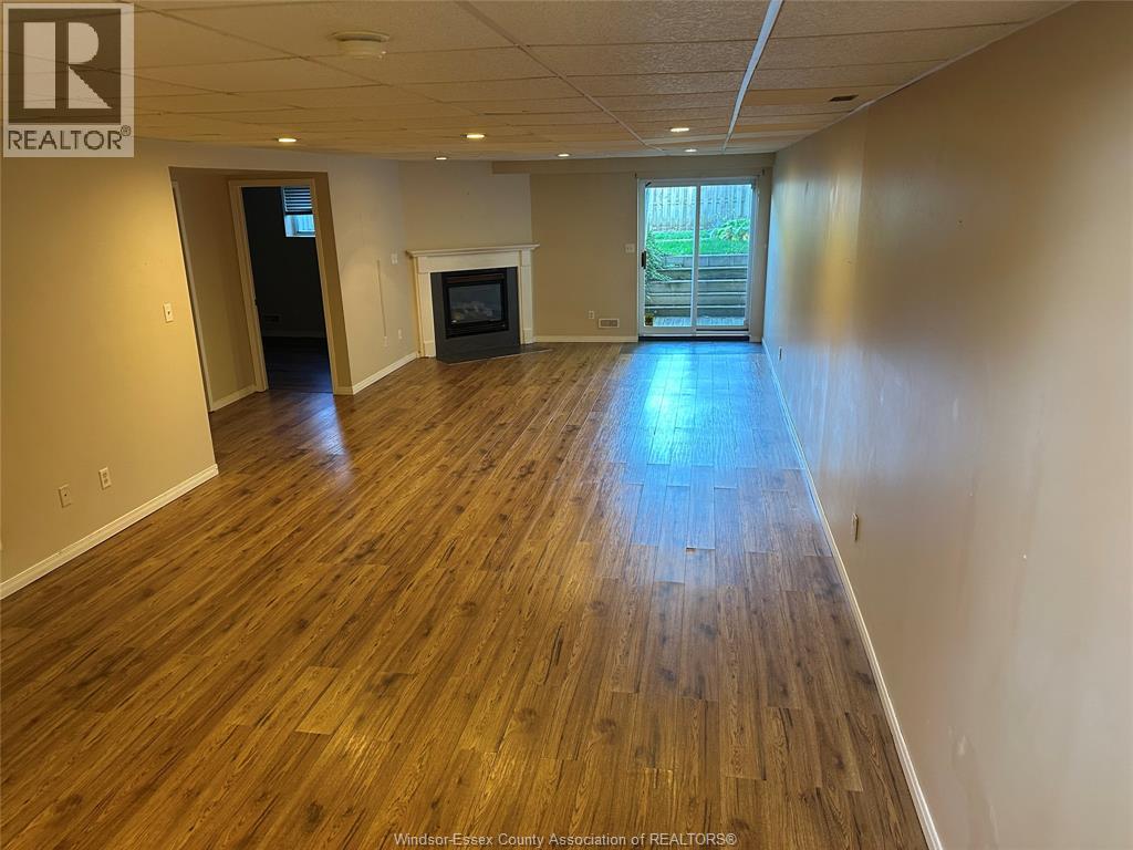 447 MERRILL AVENUE - 21