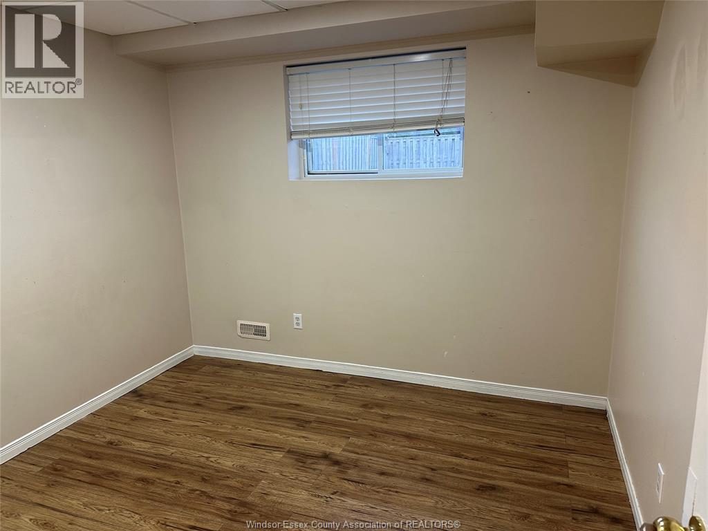447 MERRILL AVENUE - 23