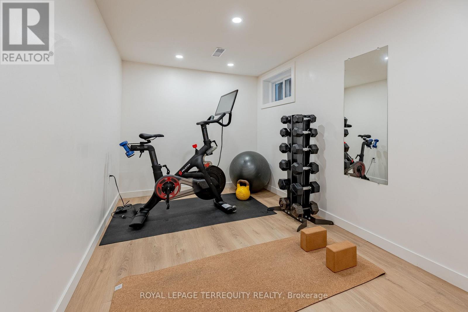 45 Dingwall Avenue — photo 26