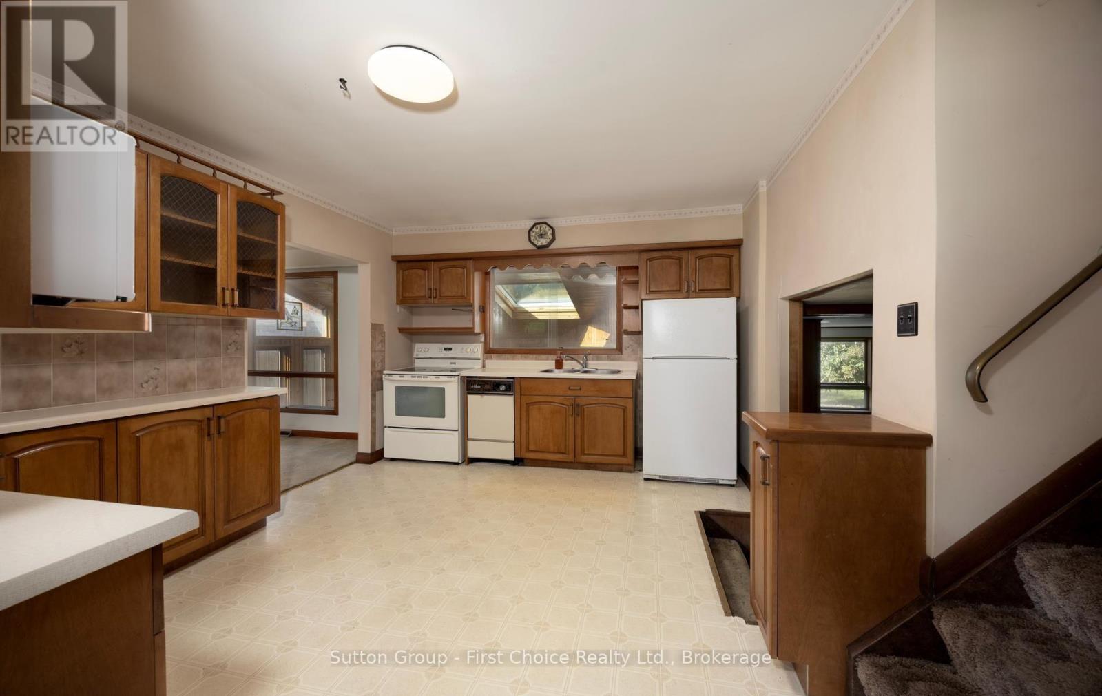 12 MCCULLOCH STREET - 11