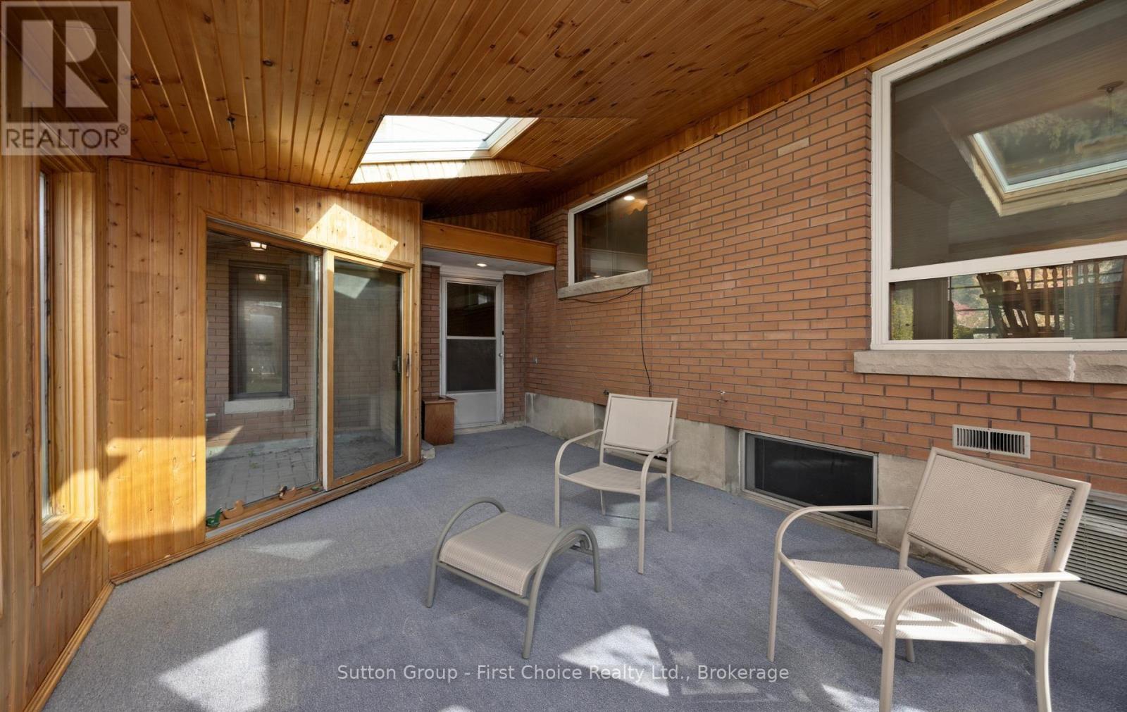 12 Mcculloch Street — photo 24
