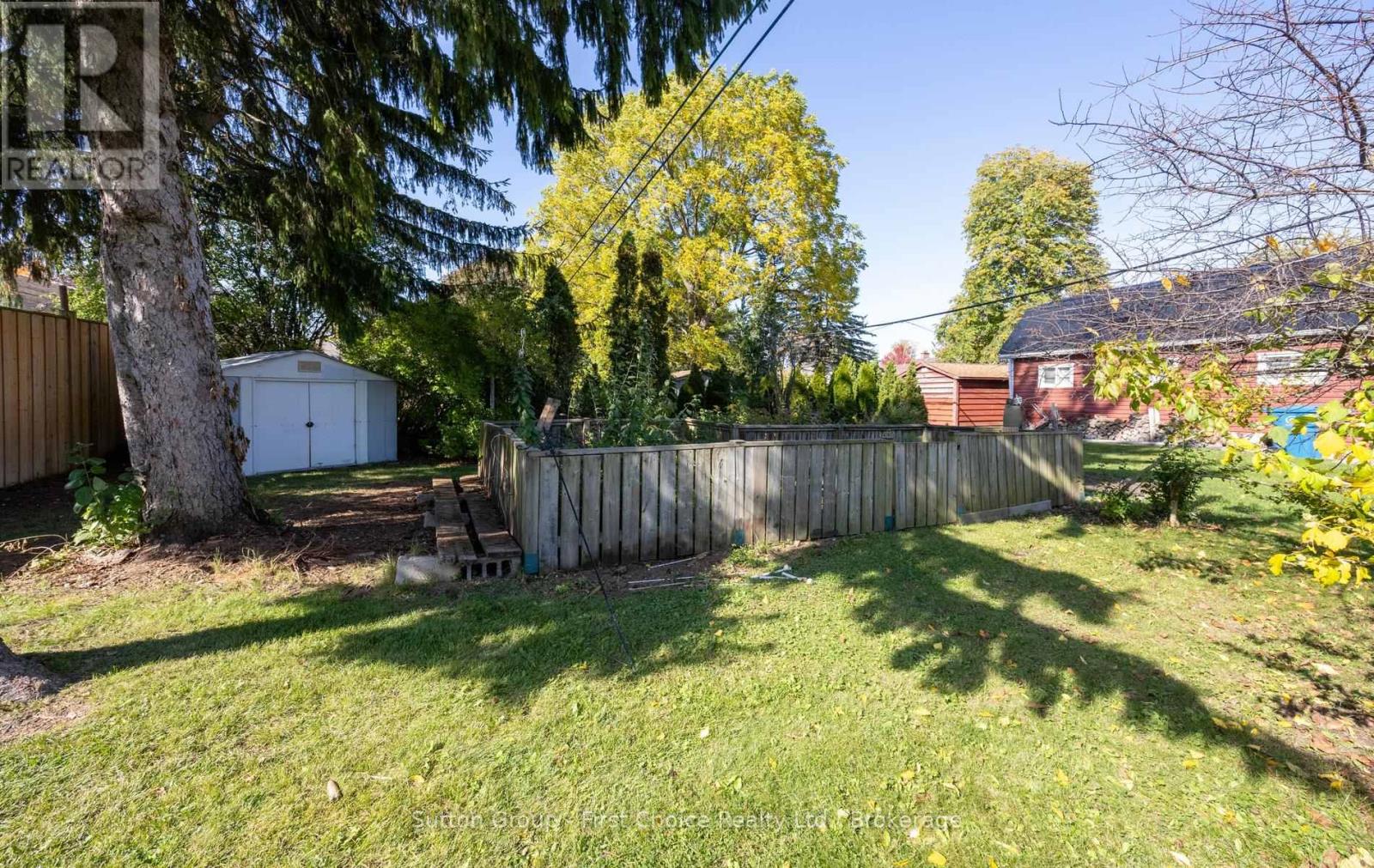 12 Mcculloch Street — photo 42