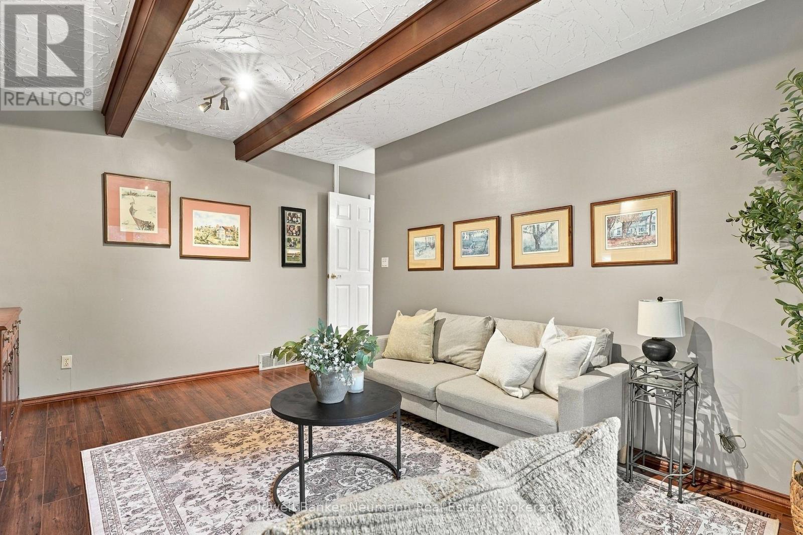 34 KRON DRIVE - 20