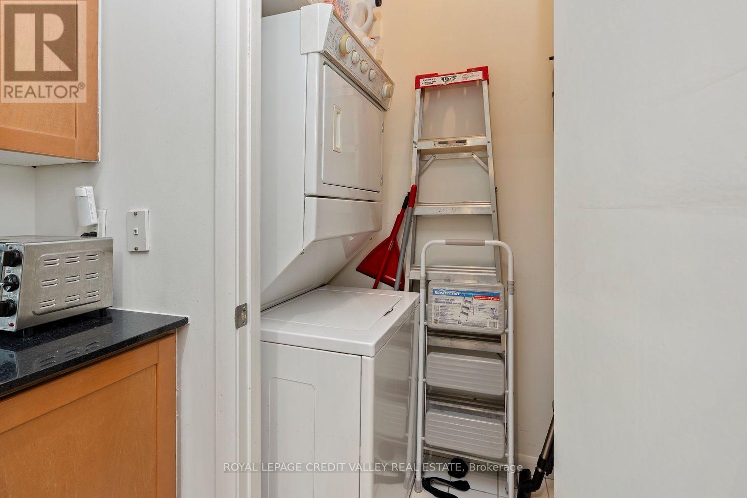 231 Fort York Boulevard — photo 14