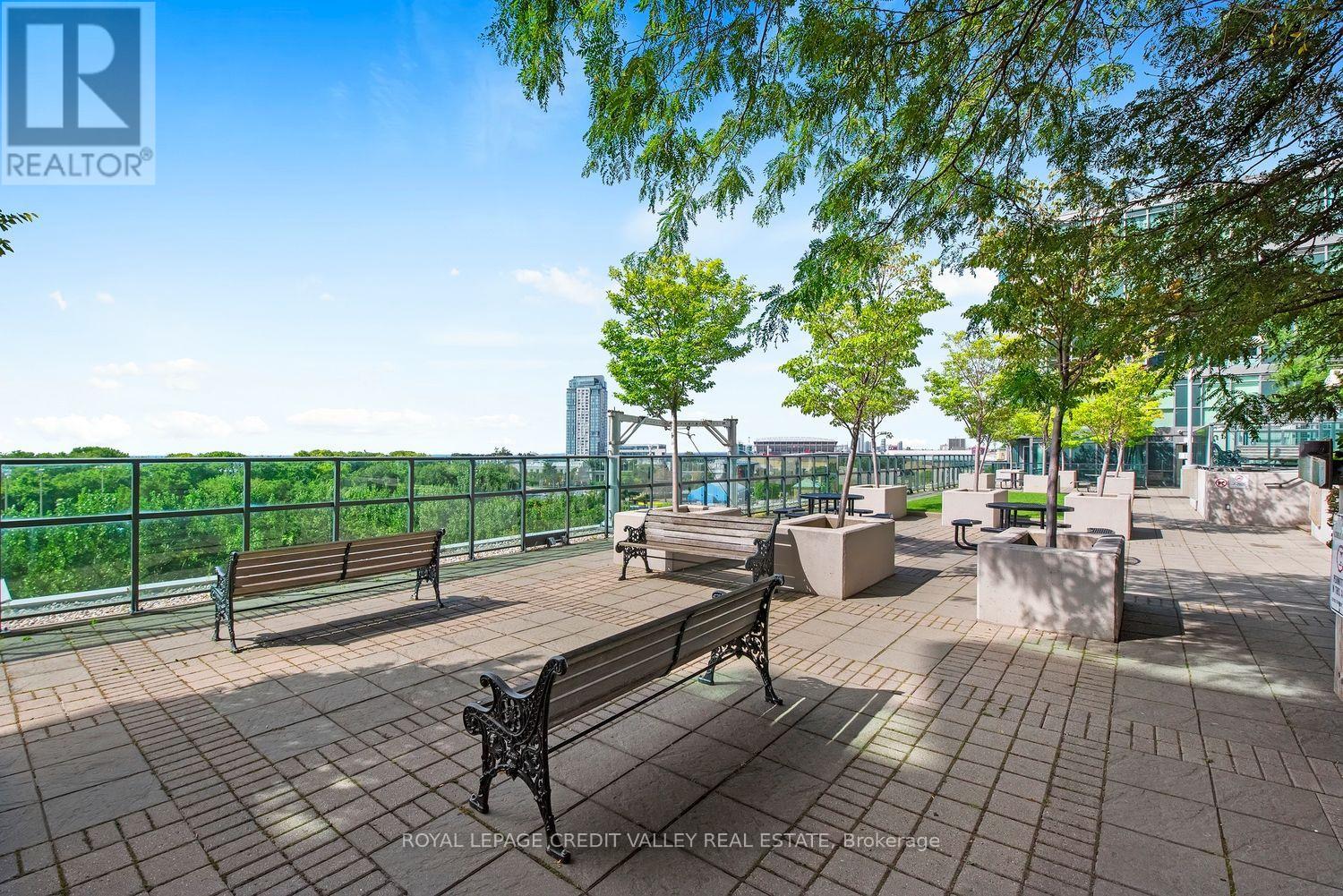 231 Fort York Boulevard — photo 22