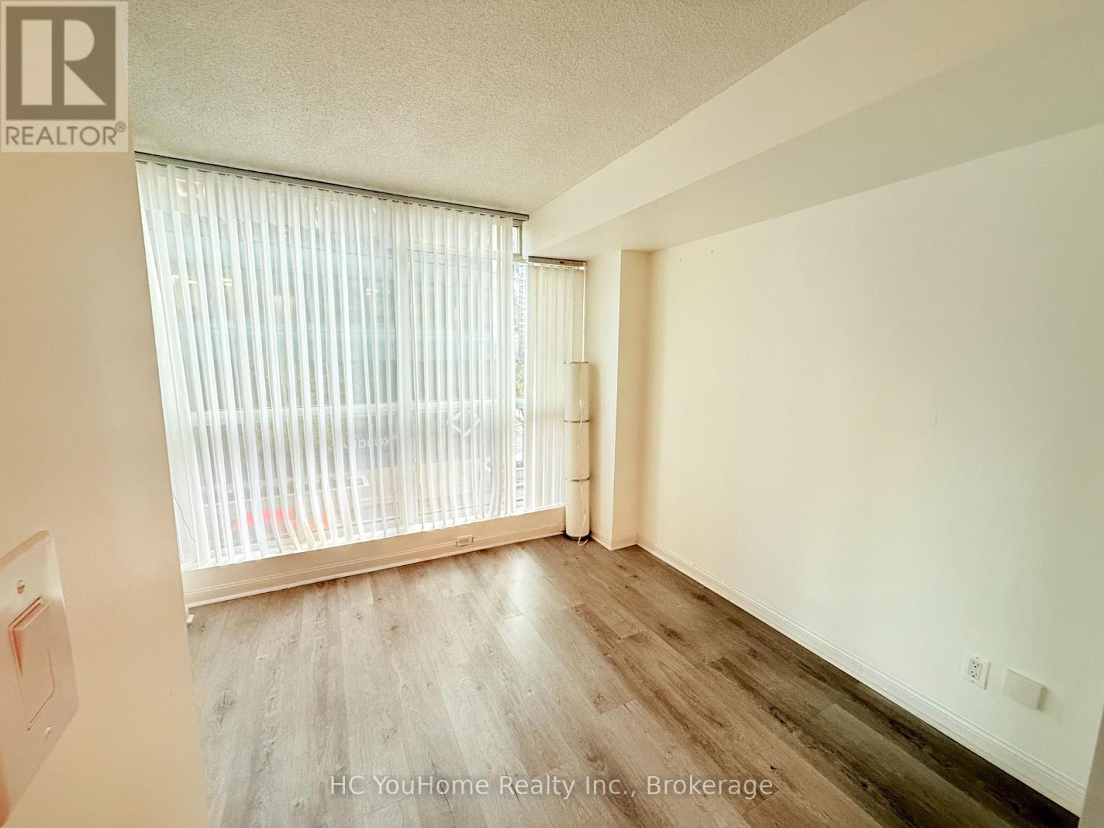24 Wellesley Street West — photo 28